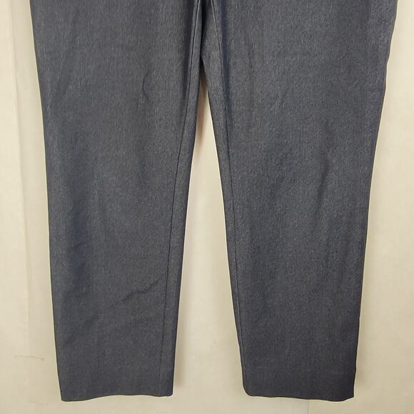 Chico's So Slimming pull on cropped pants Size. 0.5 / 6 blue chambray Casual - Picture 5 of 8